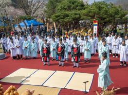 청양군, 제27회 칠갑산 장승축제 ‘벚꽃 인파’ 속 성료 기사 이미지