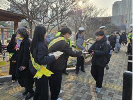 보령시, 올해 첫 초등학교 앞 교통안전 캠페인 전개 기사 이미지
